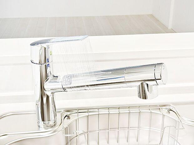 【浄水器】いつでも清潔なおいしいお水を。一つの水栓で水道水と浄水を使い分け。