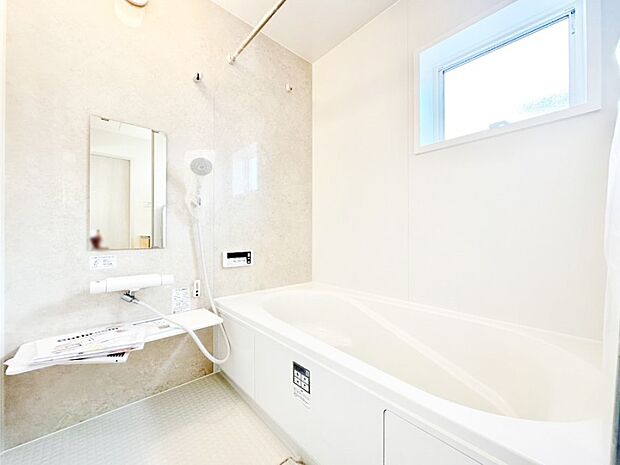 【浴室】浴室乾燥機付きのバスルームでいつでも快適なバスタイムが楽しめます！