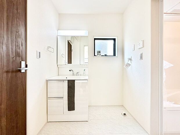 【洗面台・洗面所】収納力と機能性に優れた洗面化粧台  