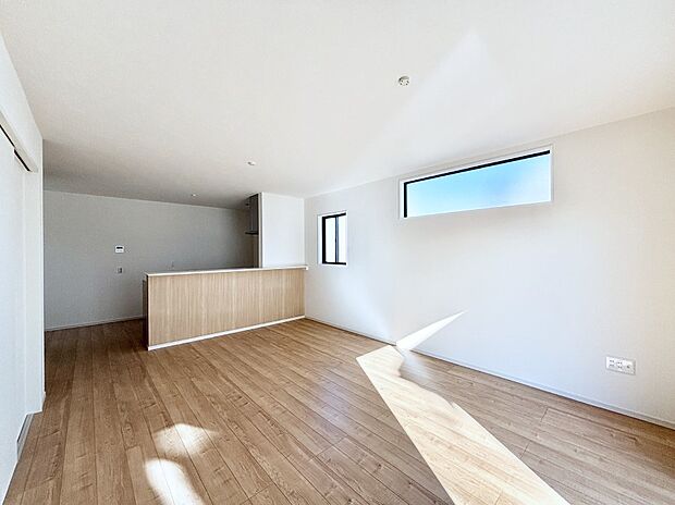 【リビングダイニング】18.6帖のLDKは家族みんなの快適空間!家族のつながりを強くする大事なスペースです。