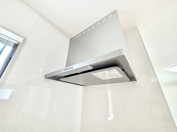 【その他設備(レンジフード)】基本的なお手入れはフィルターのみ！お手入れのしやすさも魅力です。
