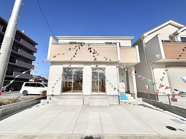 【現地外観写真】洗練された外観、上質な住空間が広がる室内は永く安心して過ごせる住居です。