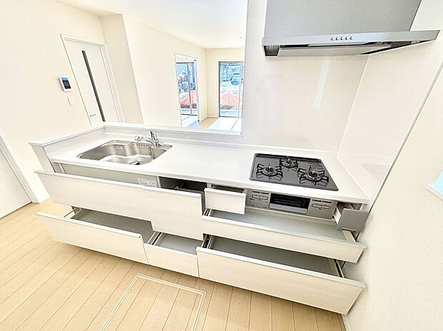 【その他設備(スライド収納)】使いやすさを優先したスライド式収納タイプ!