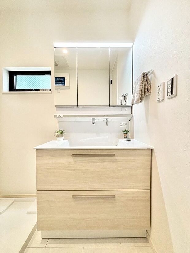 【洗面台・洗面所】収納力と機能性に優れた洗面化粧台