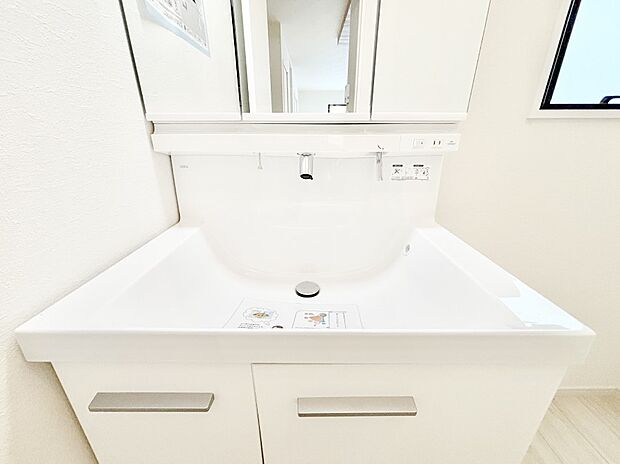 【ハンドシャワー水栓】ハンドシャワー付き！使いやすい洗面台。