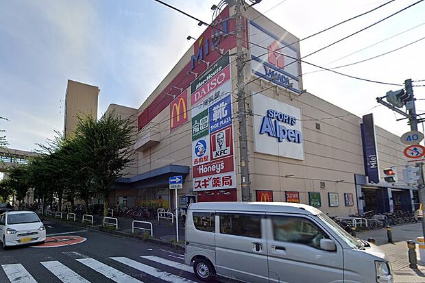 ミエルかわぐち（約1,700m・徒歩22分）