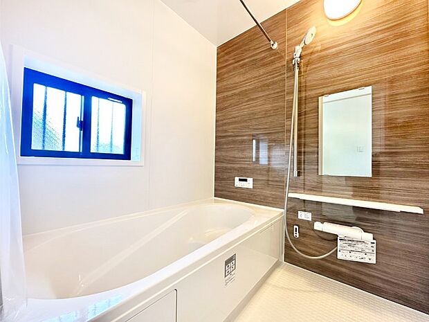 【浴室】落ち着いた雰囲気でゆっくりお寛ぎいただけるバスルーム