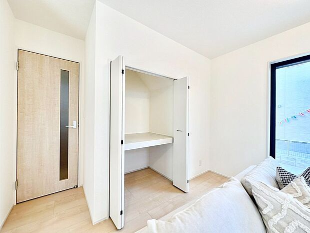 【リビング収納】物が集まりそうなLDKもスッキリ片付きます。  