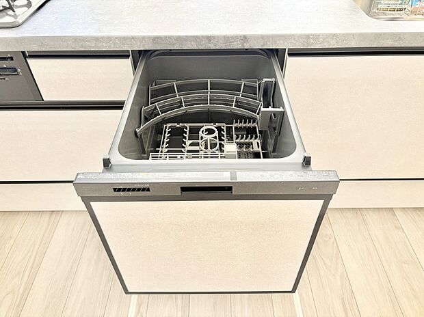 【食洗機】面倒なお片づけは食洗機にお任せ！家事の負担が減って、時間にも気持ちにもゆとりができます。