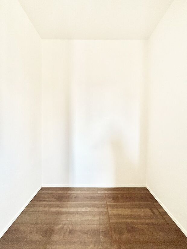 【ウォークインクローゼット】ウォークインクローゼットの活用で生活空間スッキリ