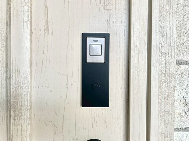 【玄関】ラクラク開錠！スマートコントロールキー。