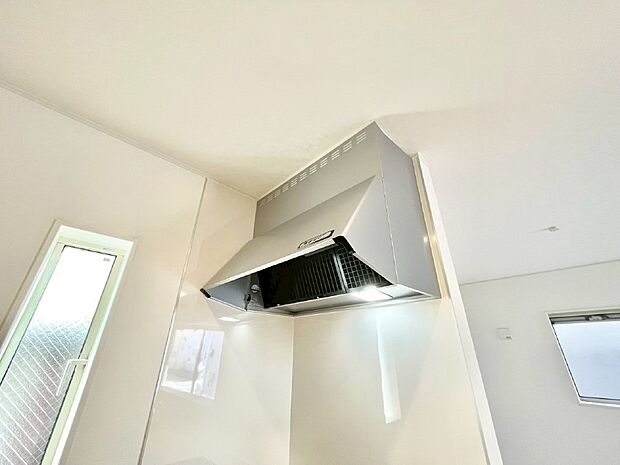 【レンジフード】フラットタイプのレンジフード、お手入れがしやすいですね!