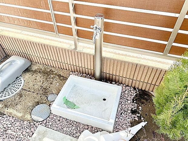 【その他現地】外水栓があると、庭のお手入れやちょっとした手洗い・洗車に便利です!