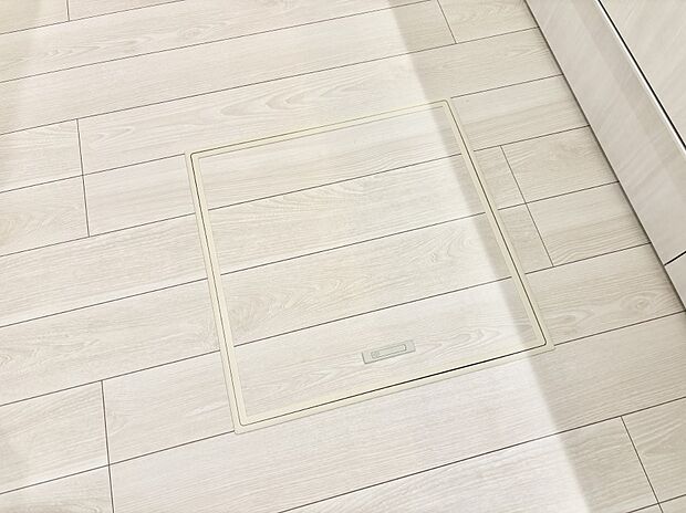 【床下収納】床下収納付き!日用品・非常用品の収納にも大活躍。