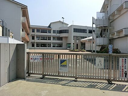 蕨市立北小学校 760m