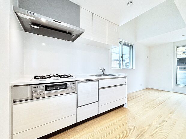 【ダイニングキッチン】使い勝手のよいキッチン、ご自慢のお料理で家族の笑顔が広がります!