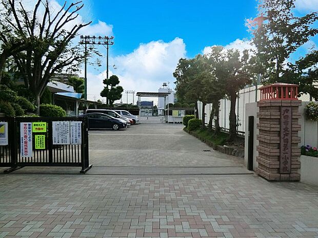 戸田市立戸田第一小学校（約750m）