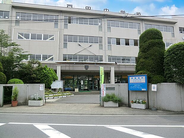 戸田市立戸田中学校（約1,500m）