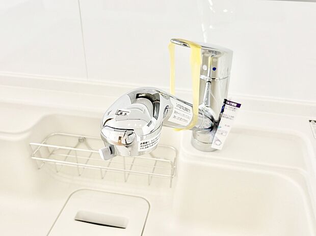 【その他設備(蛇口一体型浄水器)】いつでも清潔なおいしいお水を。一つの水栓で水道水と浄水を使い分け。