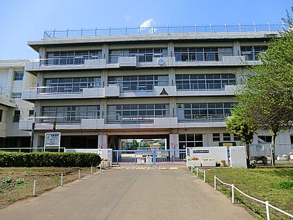 新座市立新堀小学校 450m(6分)