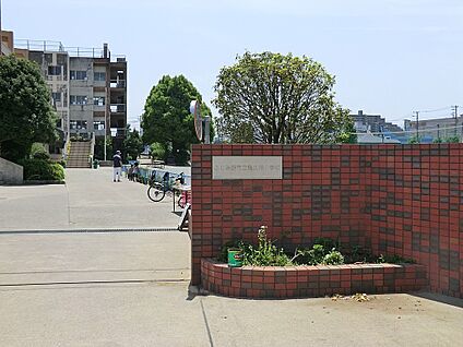 ふじみ野市立亀久保小学校 960m