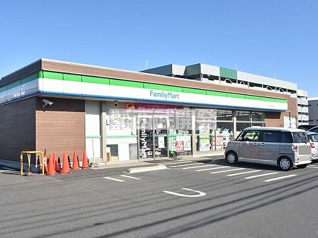 ファミリーマート 富士見山室店（約700m）