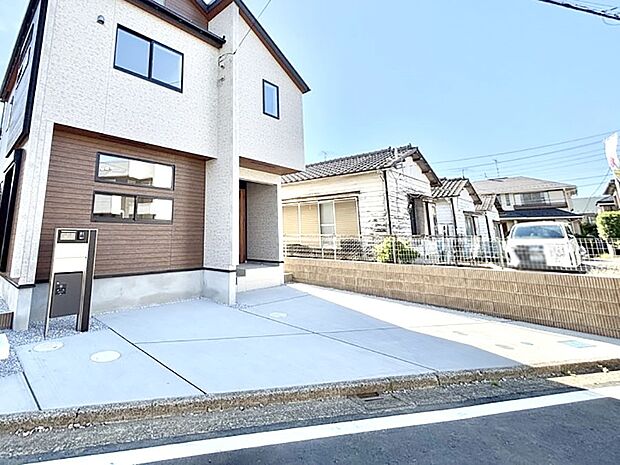 【駐車場】「無料オンライン相談」受付中！生活に欠かせない駐車スペース。