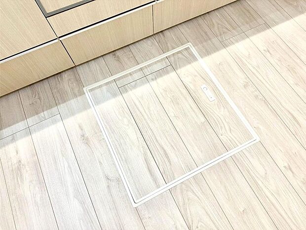 【床下収納】床下収納付き!日用品・非常用品の収納にも大活躍。