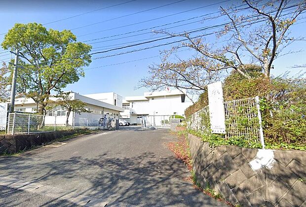 日の里東小学校(約1,100m)