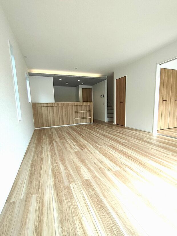 【LDK(1号棟)】開放感と採光にこだわった18.1畳のLDK♪