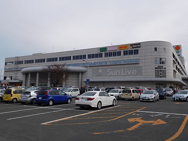 サンリブ古賀店（約821m）