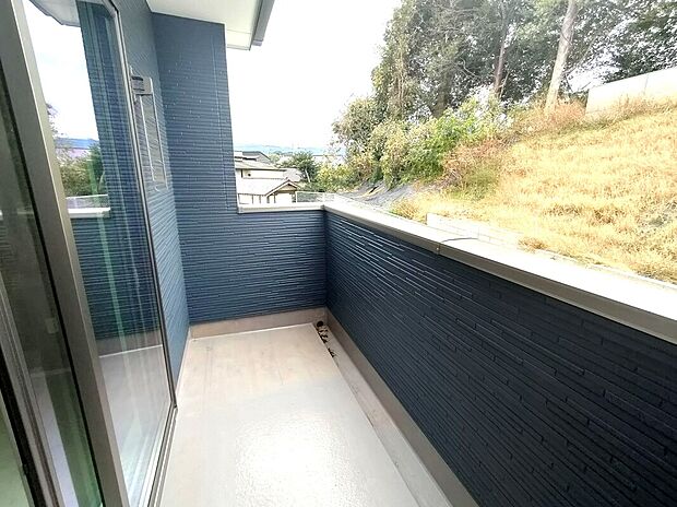 【バルコニー】2階眺めの良い広々バルコニースペースです♪