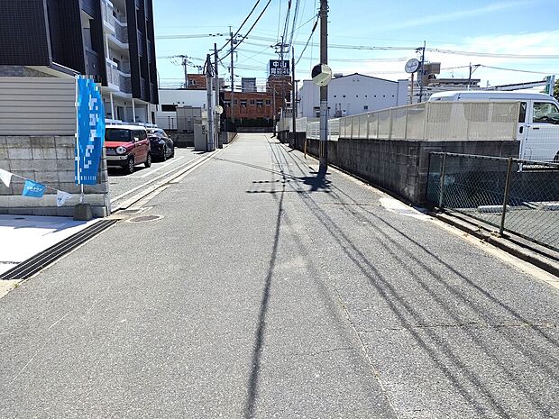 【南西側前面道路】南西側前面道路です♪