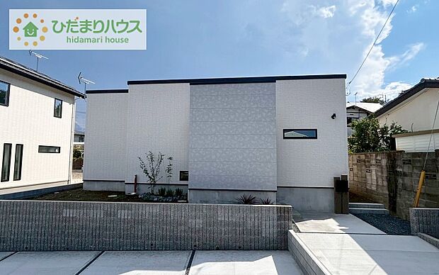 -選べる豪華家電プレゼントキャンペーン実施中-
白を基調とした明るい印象を受ける外観です！