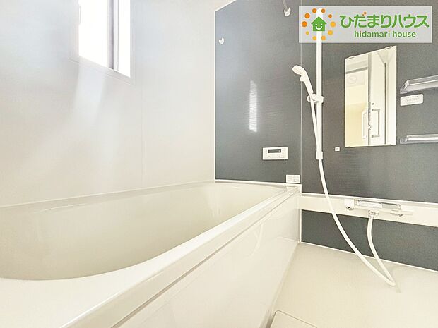 【バスルーム】《3号棟》半身浴もゆっくり楽しめる広々浴室(^^♪