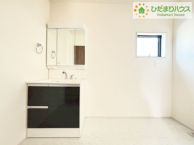 【独立洗面所】《5号棟》シンプルで使い勝手の良い独立洗面台！