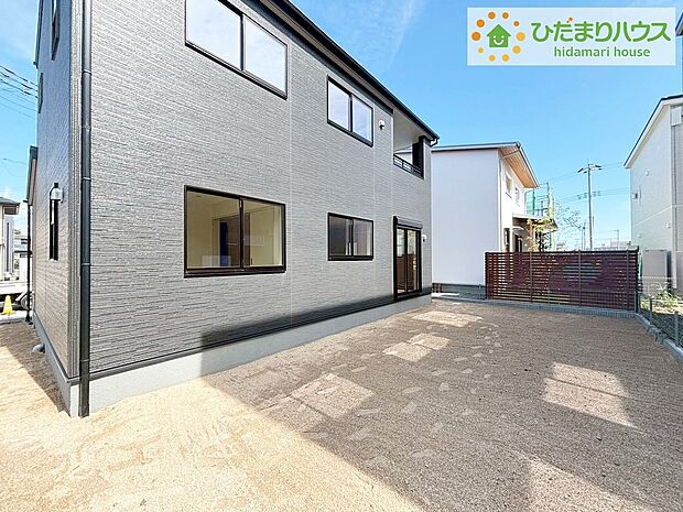 【庭】《5号棟》お庭が広く、家庭菜園やガーデニングなども楽しめます♪