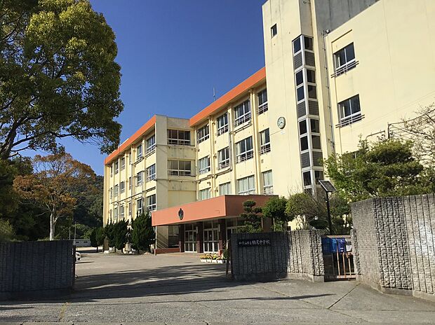 和歌山市立楠見中学校（約2,480m）