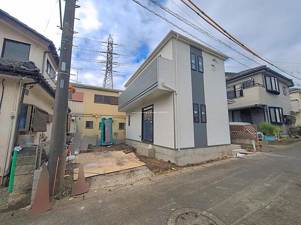 住宅性能評価で耐震等級３（最高等級）を取得！お客様を守る大切な住宅だからこそ、第三者の検査を受けて快適にお住まいいただける住宅をご案内させていただきます。その頑丈さを、ぜひ現地にてご体感くださいませ。