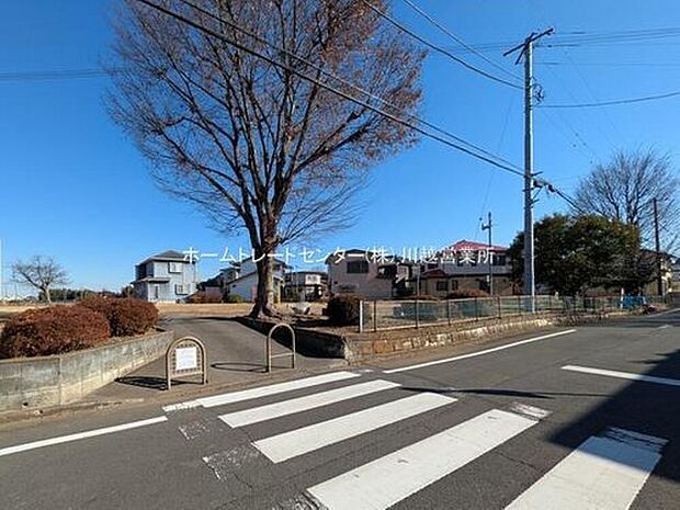 城跡公園（約494m）