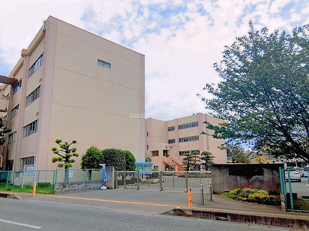 坂戸市立坂戸中学校（約2,000m）