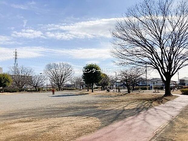岸町健康ふれあい広場（約1,553m）