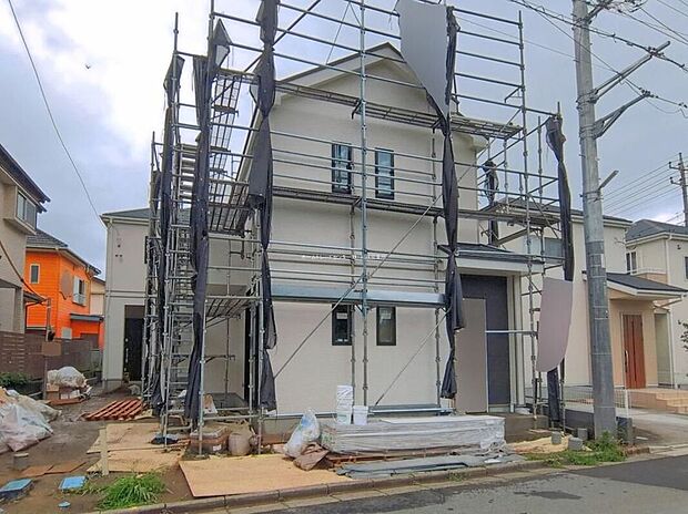 【現地外観写真】住宅性能評価で耐震等級3(最高等級)を取得!お客様を守る大切な住宅だからこそ、第三者の検査を受けて安心して住んでいただける住宅をご案内させて頂きます。その頑丈さを、ぜひ現地にてご体感くださいませ。