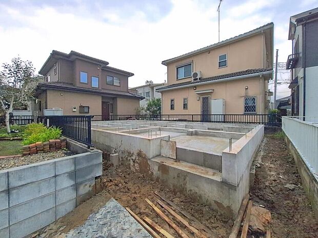 【現地外観写真】住宅性能評価で耐震等級3(最高等級)を取得!お客様を守る大切な住宅だからこそ、第三者の検査を受けて快適にお住まいいただける住宅をご案内させていただきます。その頑丈さを、ぜひ現地にてご体感くださいませ。