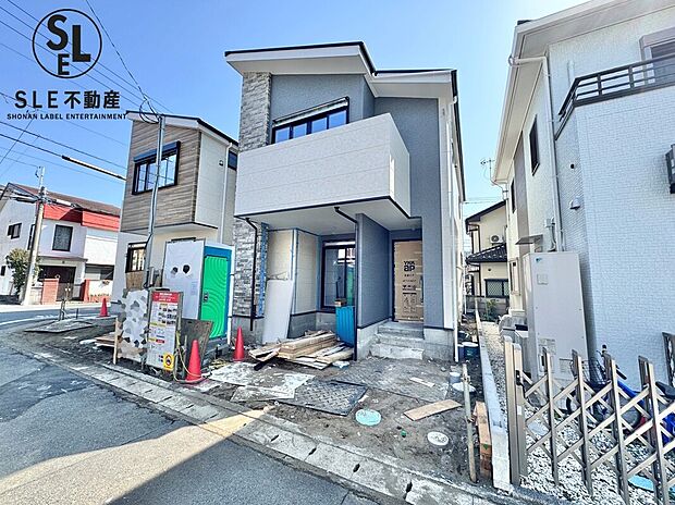 1号棟 【即日予約可】駐車2台×都市ガス×LDK22帖以上と吹抜け☆小中学校徒歩10分圏内。2026/03/01時点