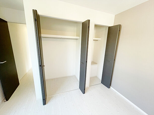 【1号棟　収納】各居室収納付きのため、お部屋を最大限有効活用していただけます。