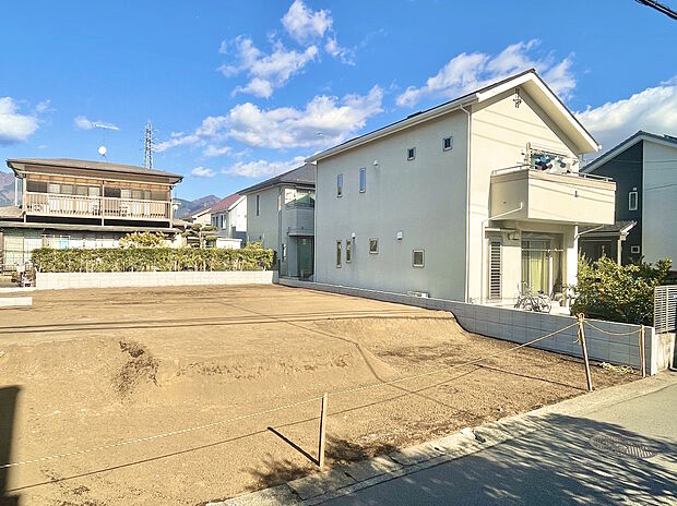 【現地】2号棟 キッチン横にはパントリー収納があり奥様も喜びますね♪【撮影日】2026/01/06