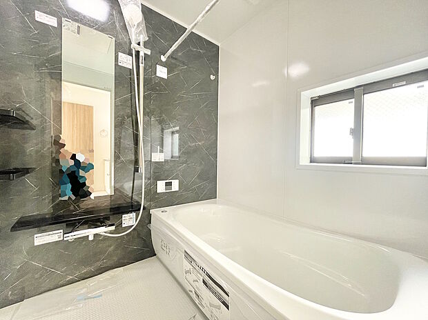 【浴室】2号棟 まるでホテルのような落ち着いたデザインで、特別な時間を演出するバスルーム。