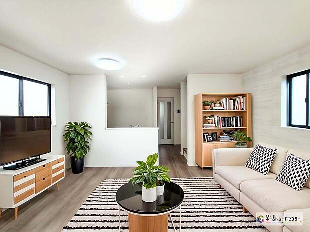 ≪リビング≫
家族のコミュニケーションを重視した対面式キッチン・リビングイン階段プランです♪
※こちらはCGで画像を生成したイメージ画像になります。家具などは付いておりません。