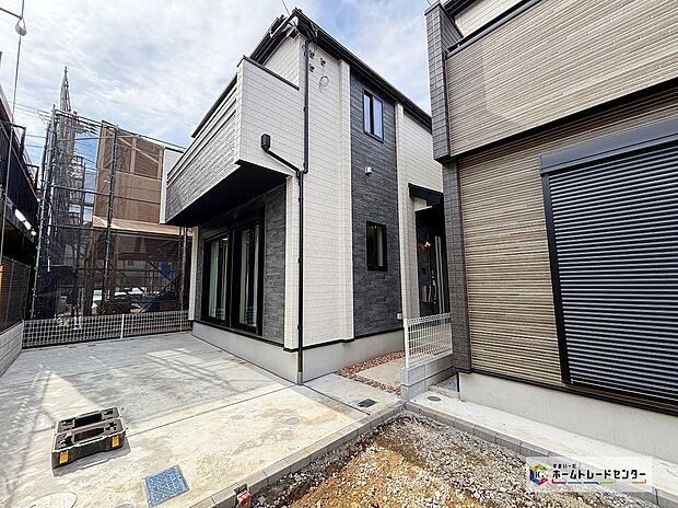 【A号棟】
地下鉄東西線「行徳」駅徒歩10分♪「妙典」駅まで徒歩14分♪※このパースはイメージを表すものであり、 実際の施工とは異なる場合があります。